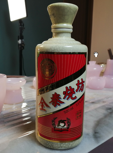 酒笑话：别多嘴了